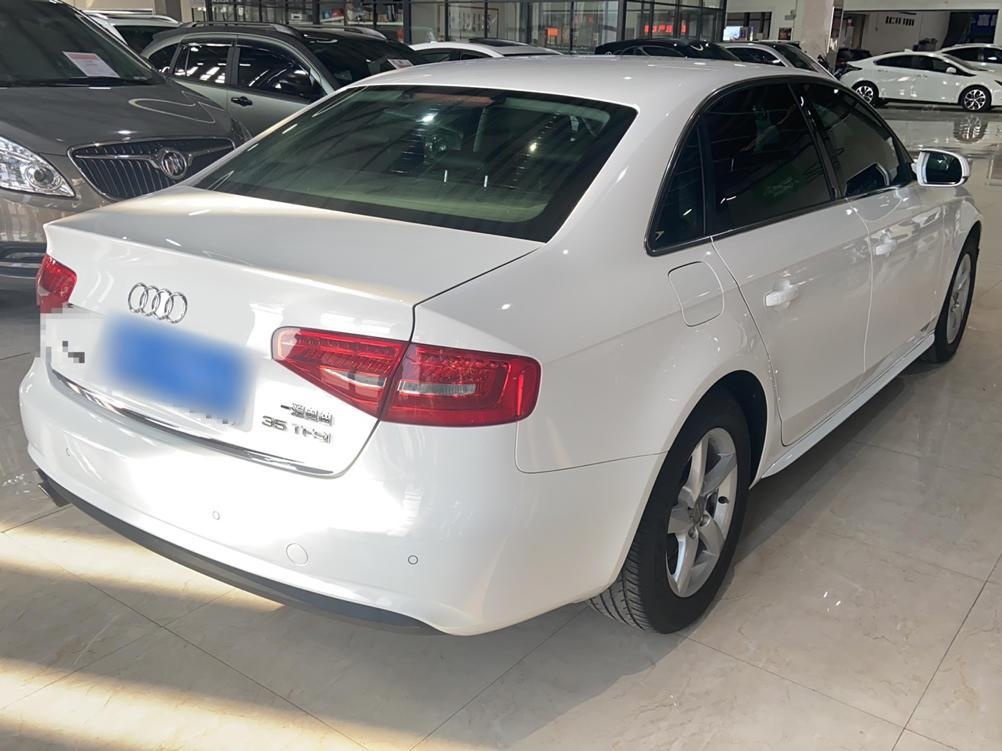 奥迪A4L 2015款 35 TFSI 自动标准型