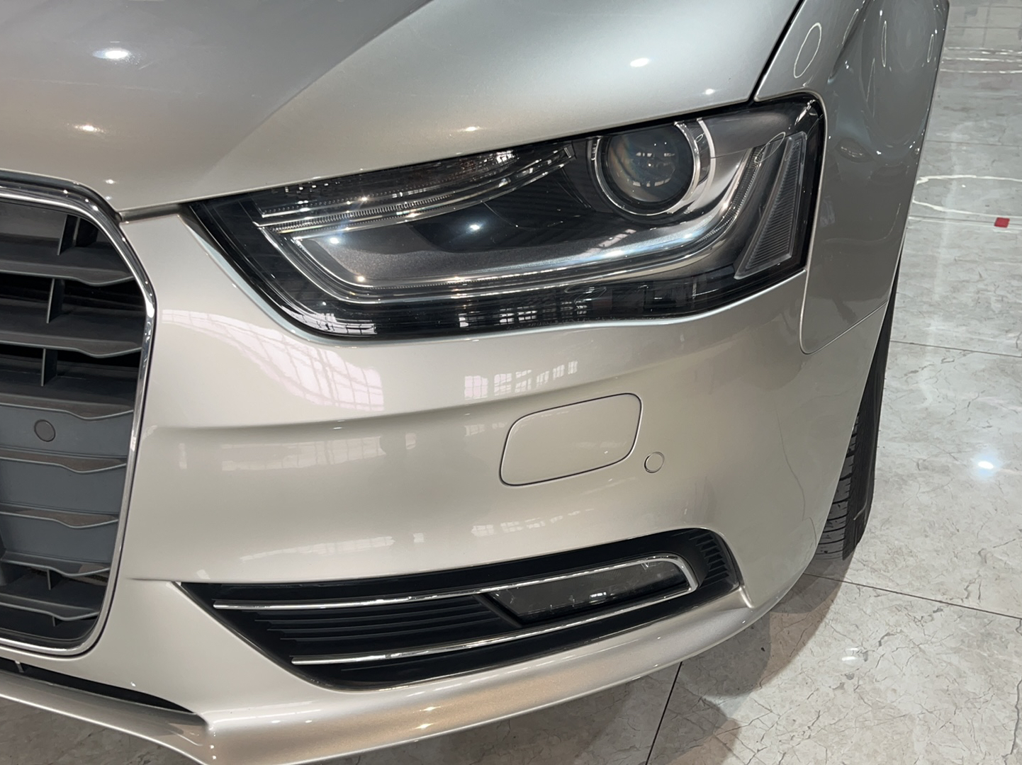 奥迪A4L 2015款 35 TFSI 自动标准型