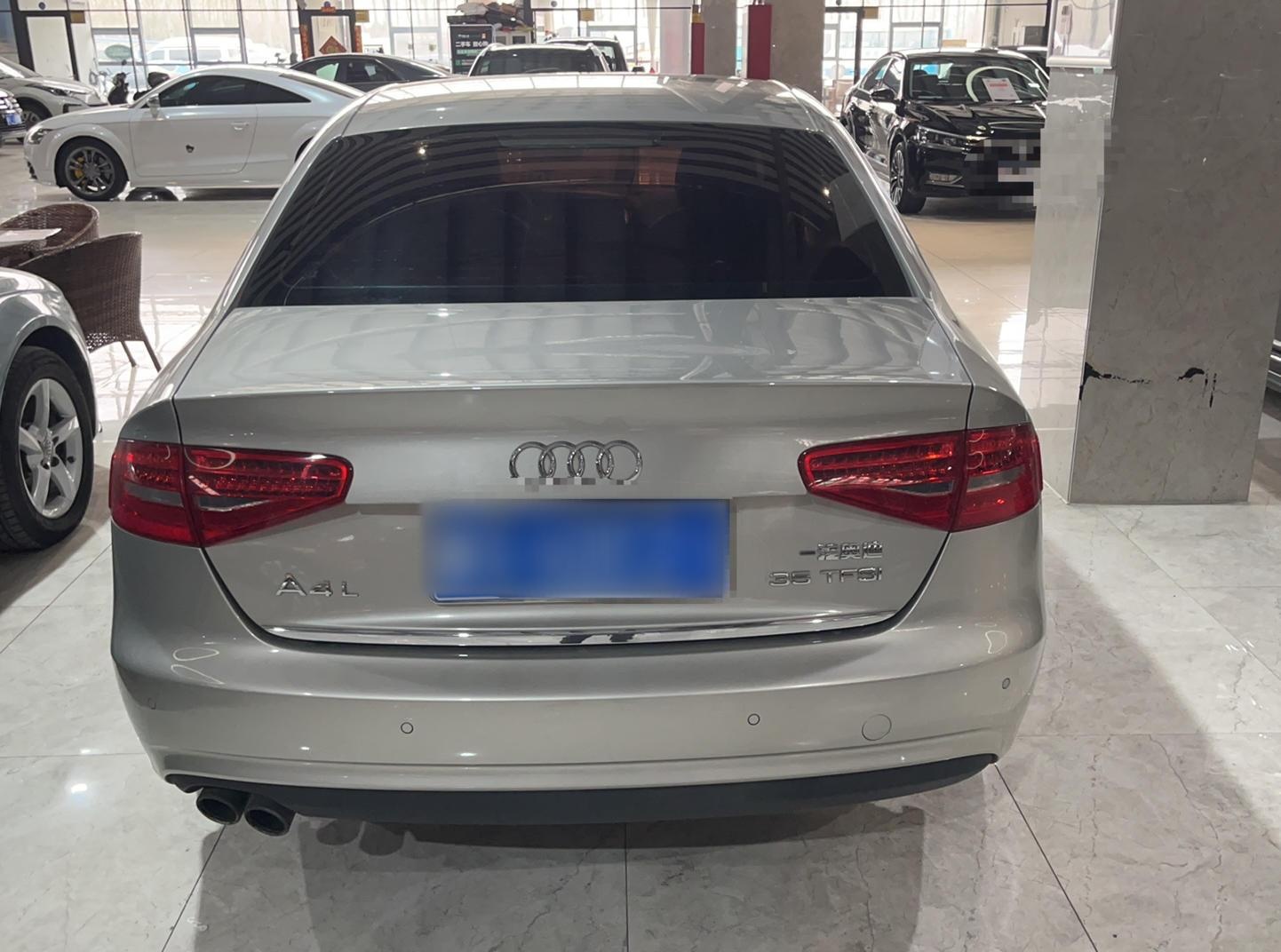 奥迪A4L 2015款 35 TFSI 自动标准型