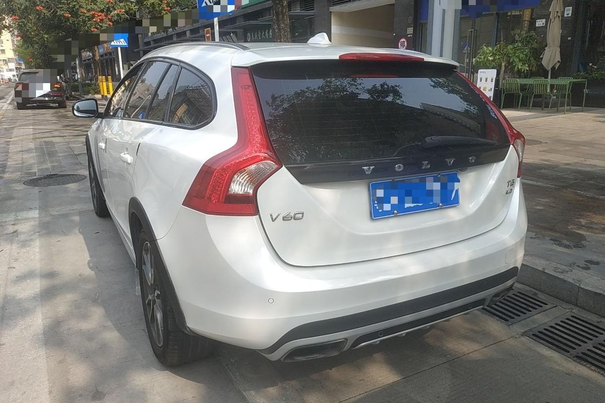 沃尔沃V60 2017款 Cross Country T5 AWD 国V(进口)