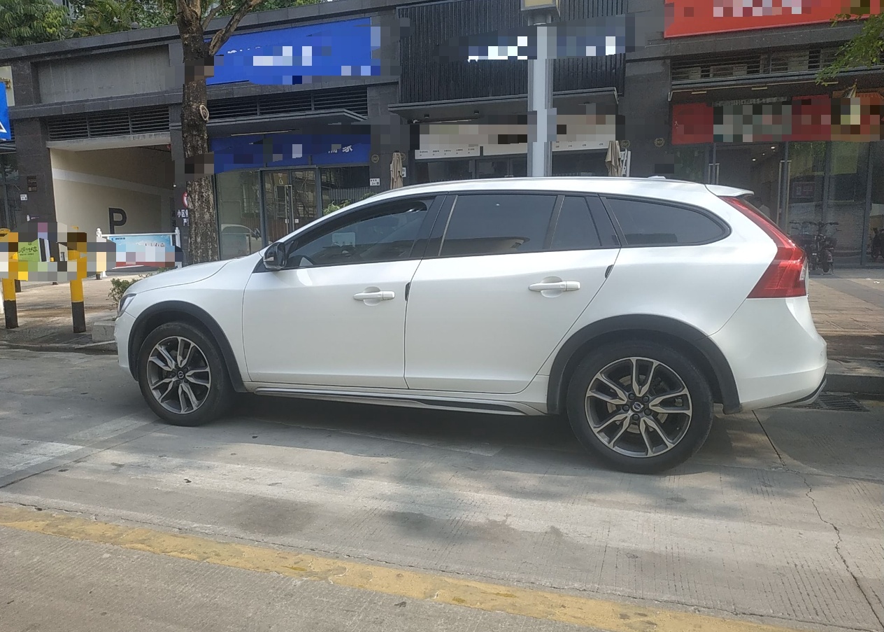 沃尔沃V60 2017款 Cross Country T5 AWD 国V(进口)