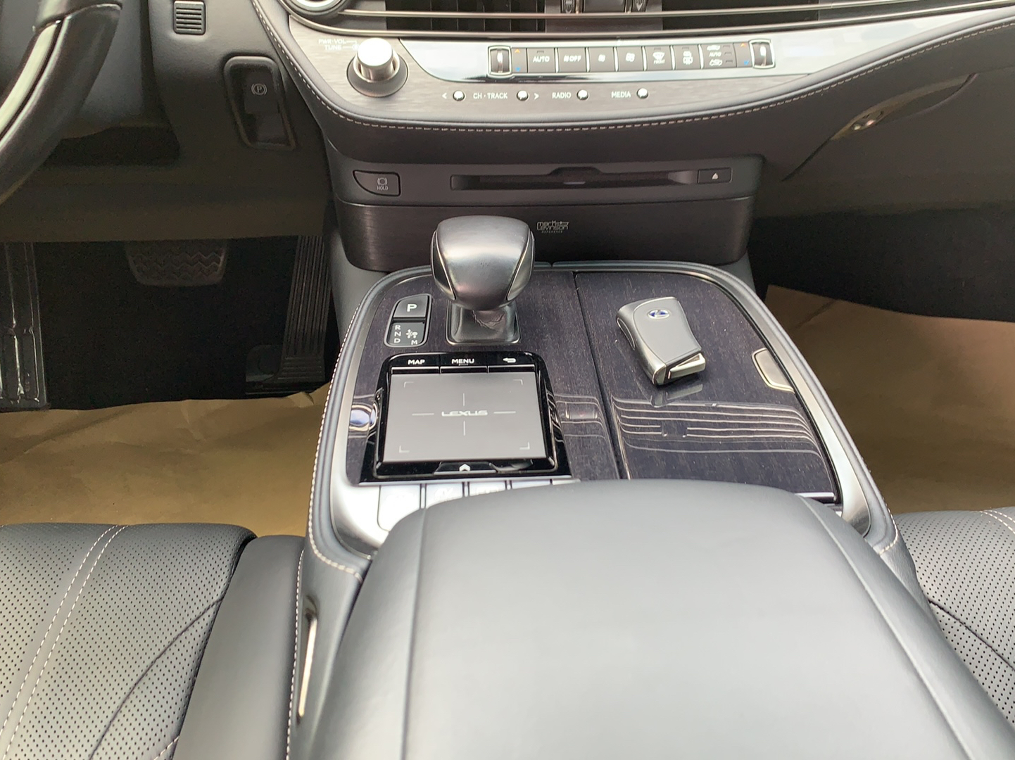 雷克萨斯LS 2018款 500h 行政版 国V