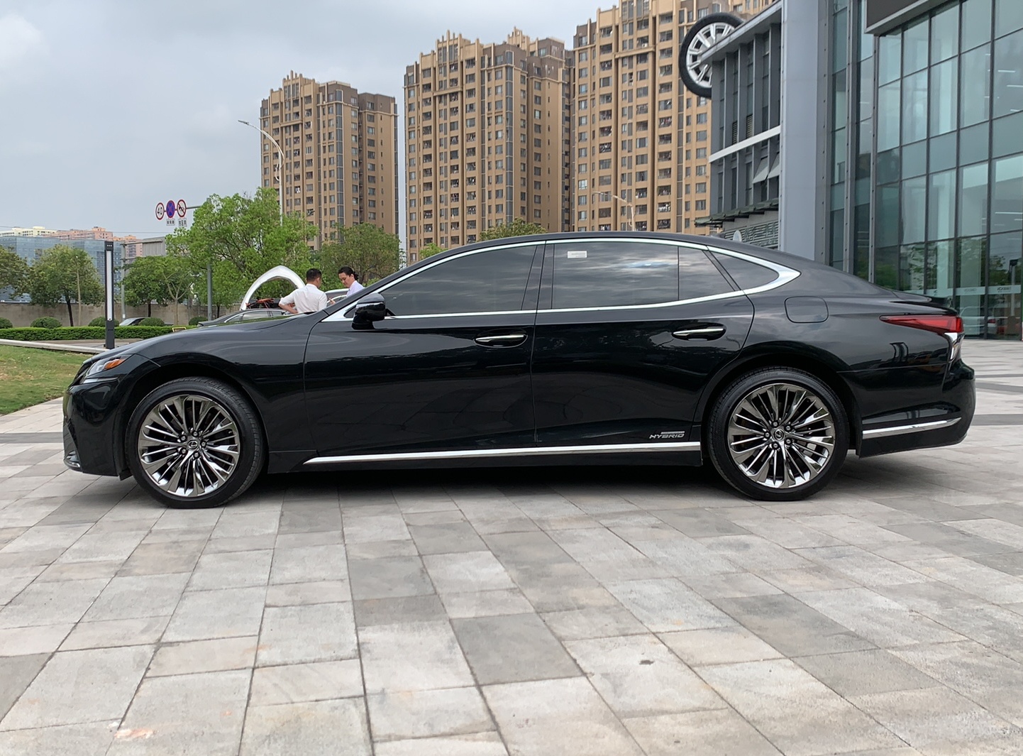 雷克萨斯LS 2018款 500h 行政版 国V