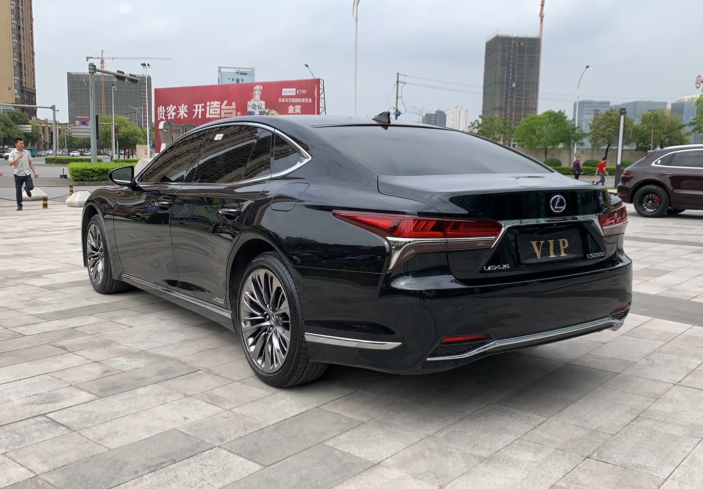 雷克萨斯LS 2018款 500h 行政版 国V