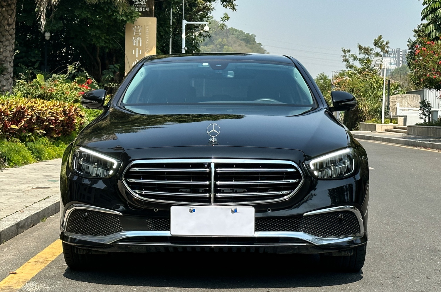 奔驰E级 2022款 E 300 L 豪华型