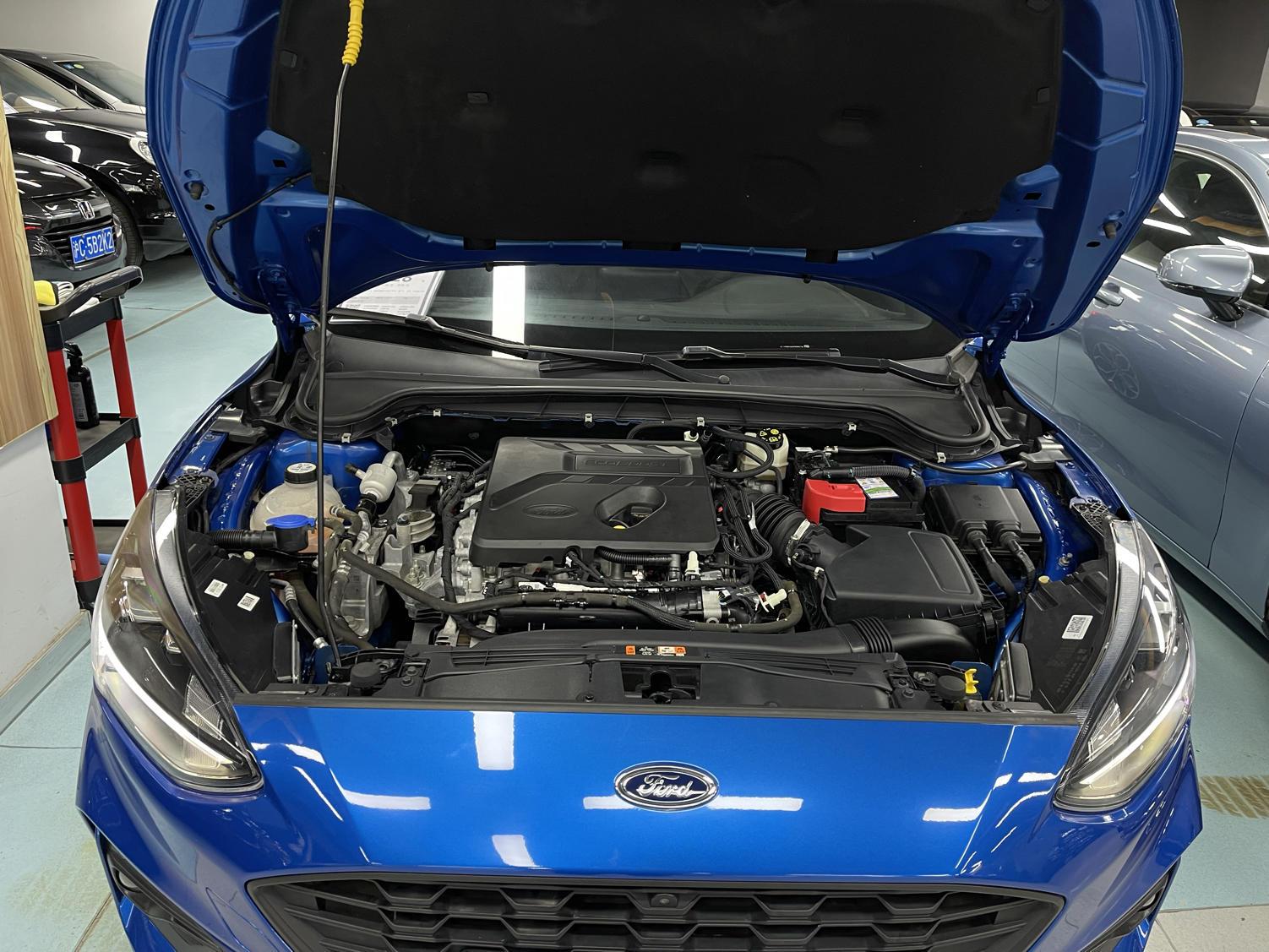 福特 福克斯 2019款 两厢 EcoBoost 180 自动ST Line