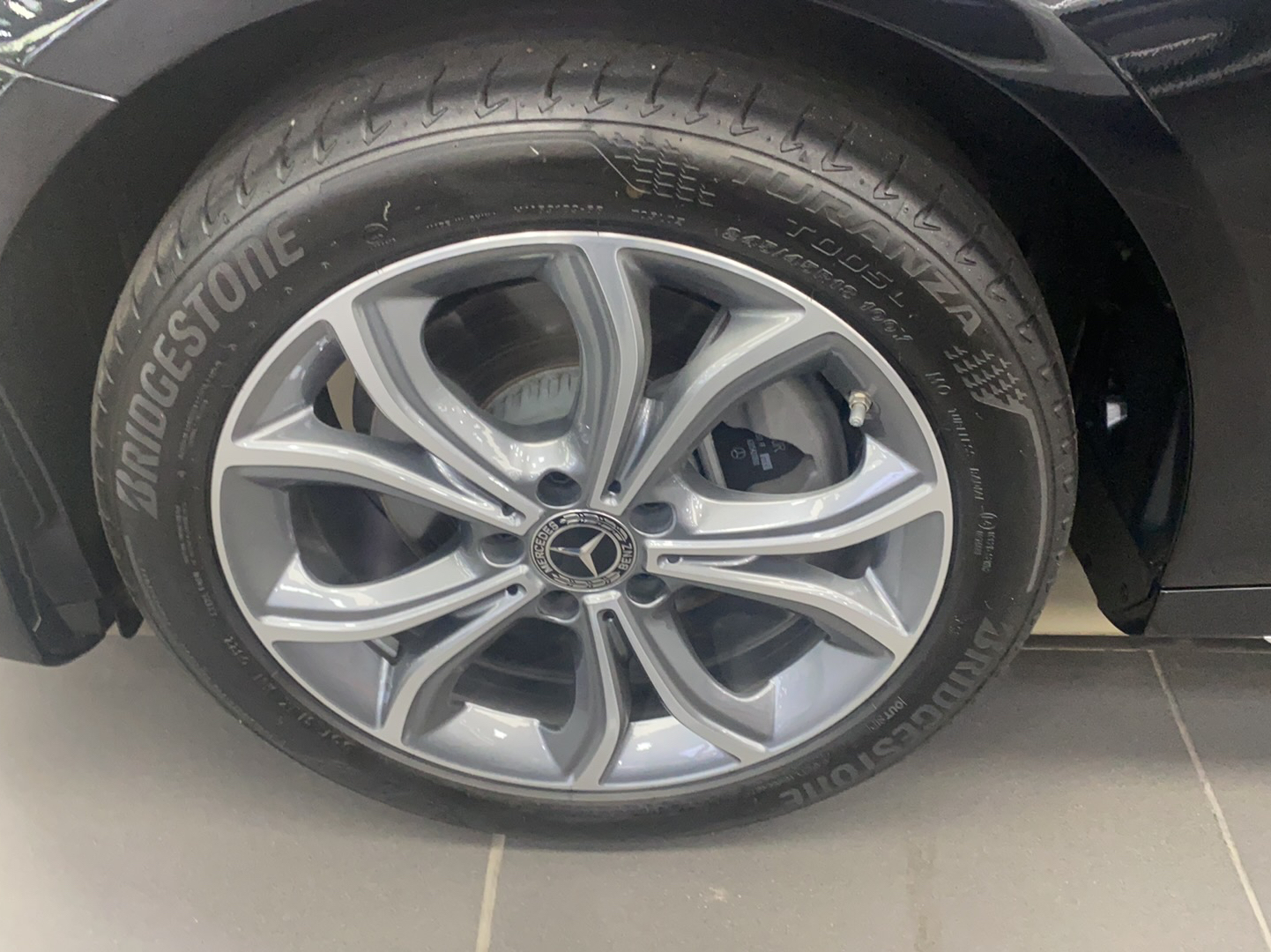 奔驰E级 2022款 改款二 E 300 L 运动豪华型