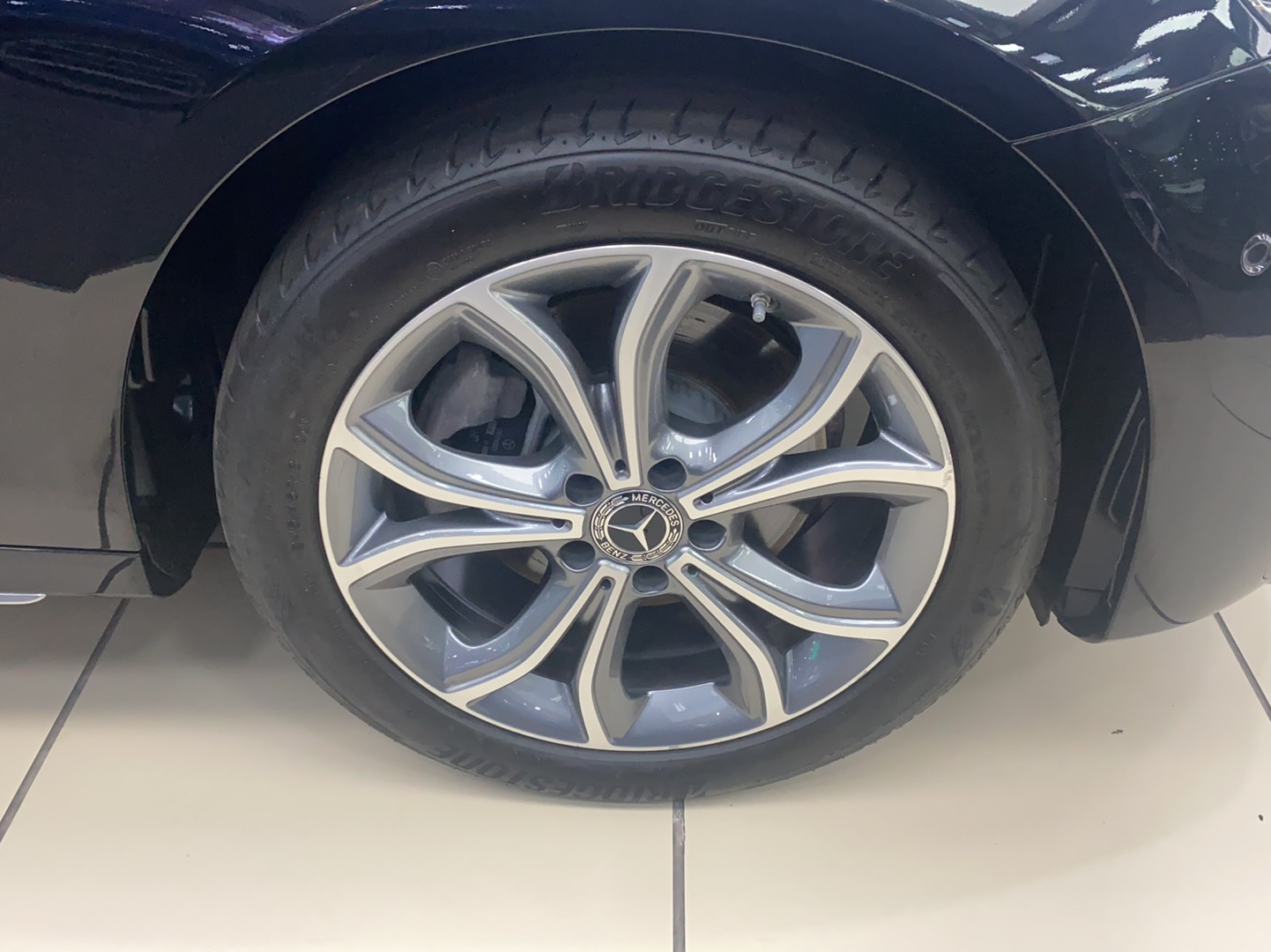 奔驰E级 2022款 改款二 E 300 L 运动豪华型