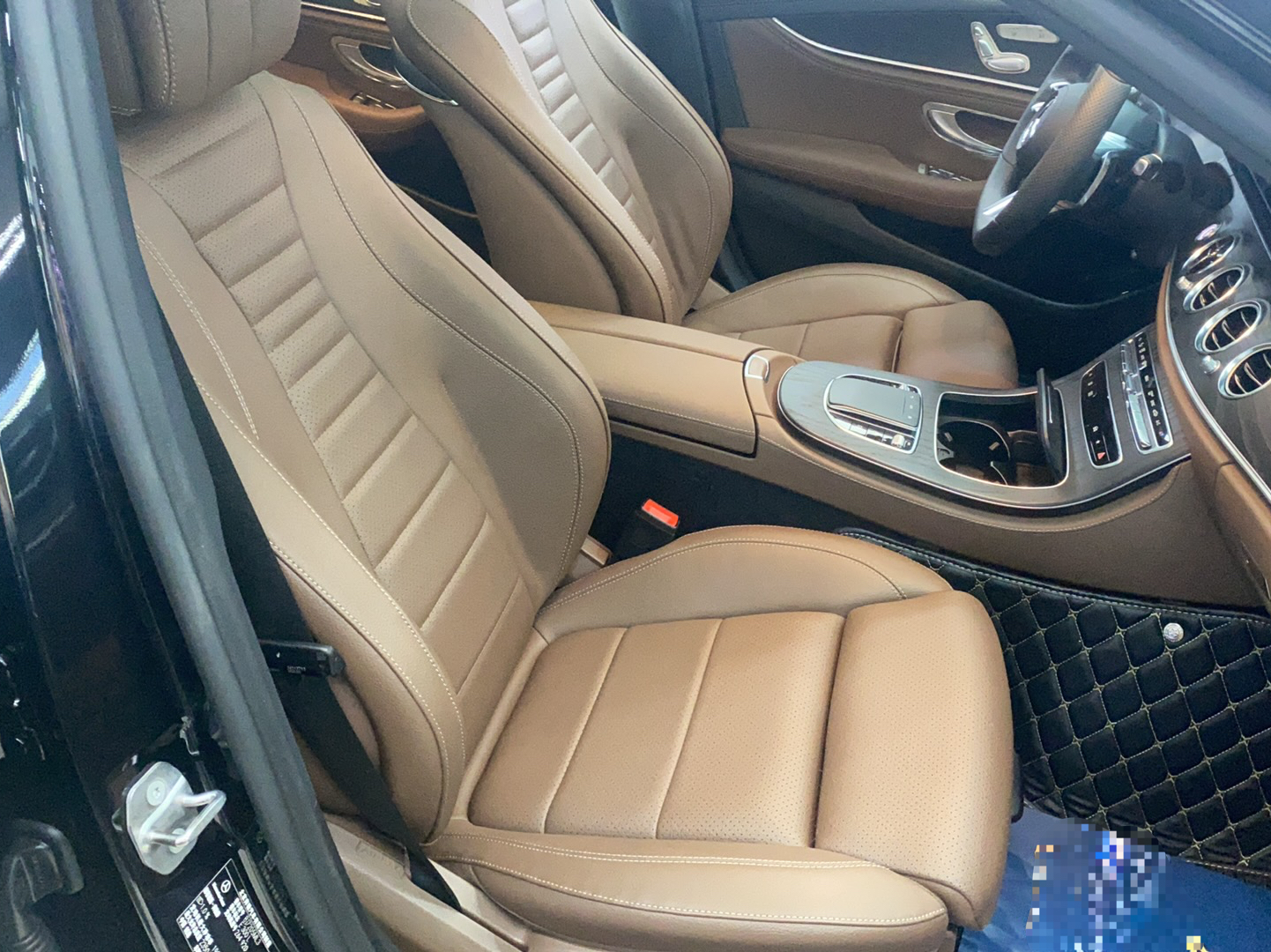 奔驰E级 2022款 改款二 E 300 L 运动豪华型