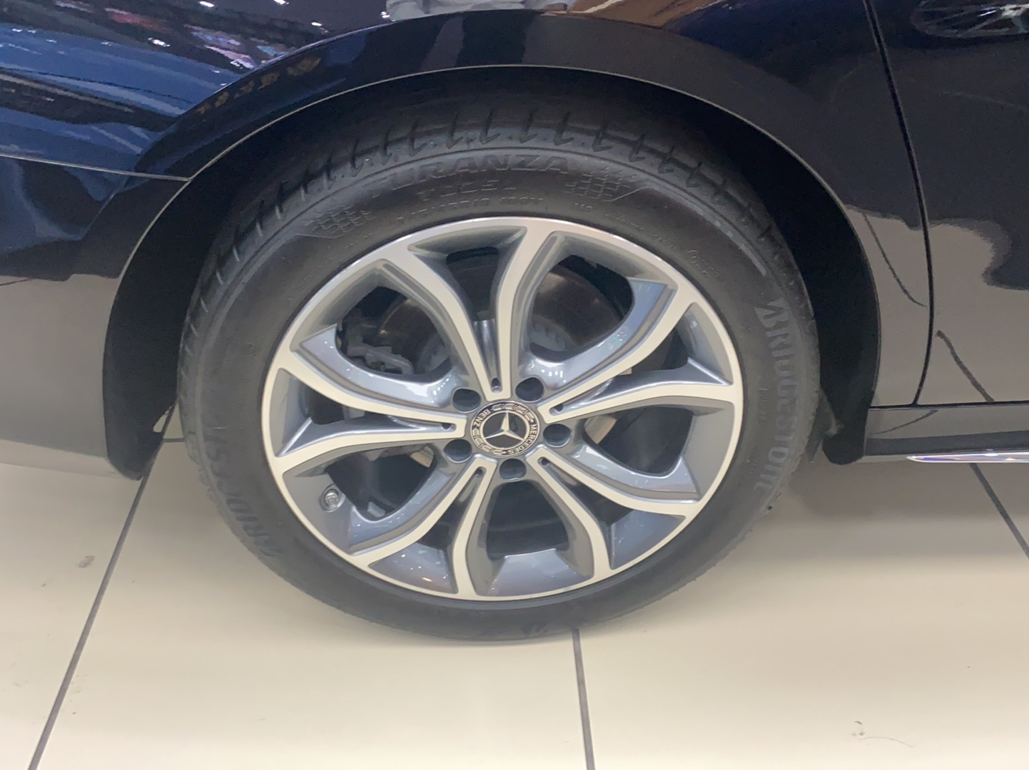 奔驰E级 2022款 改款二 E 300 L 运动豪华型