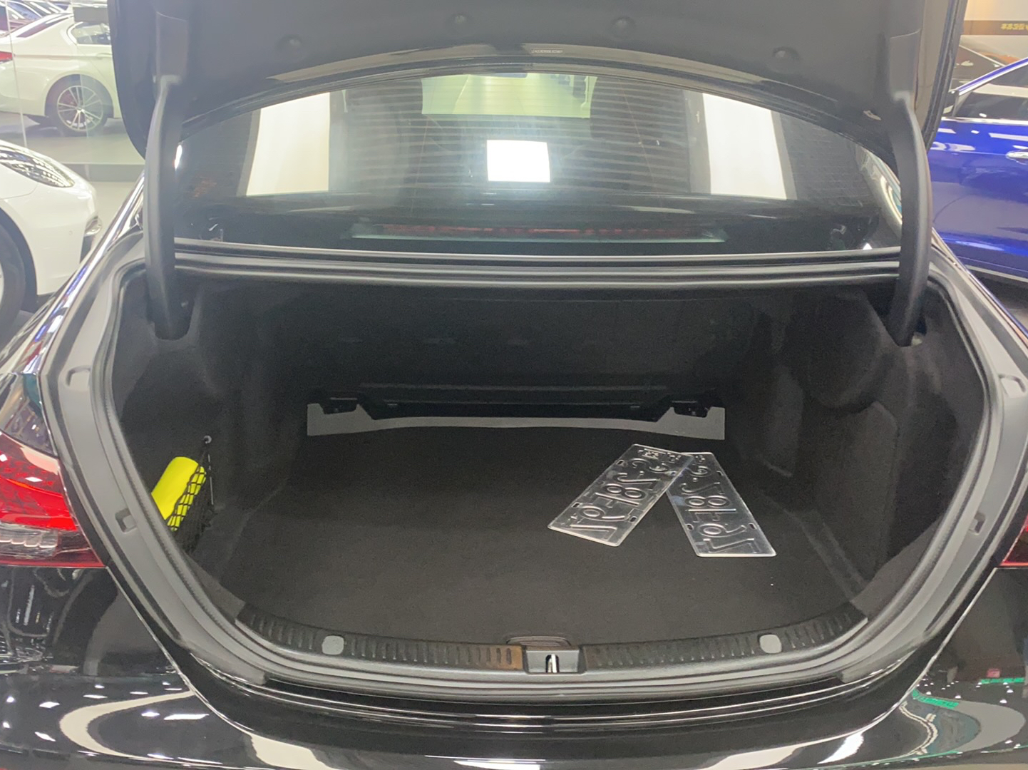 奔驰E级 2022款 改款二 E 300 L 运动豪华型