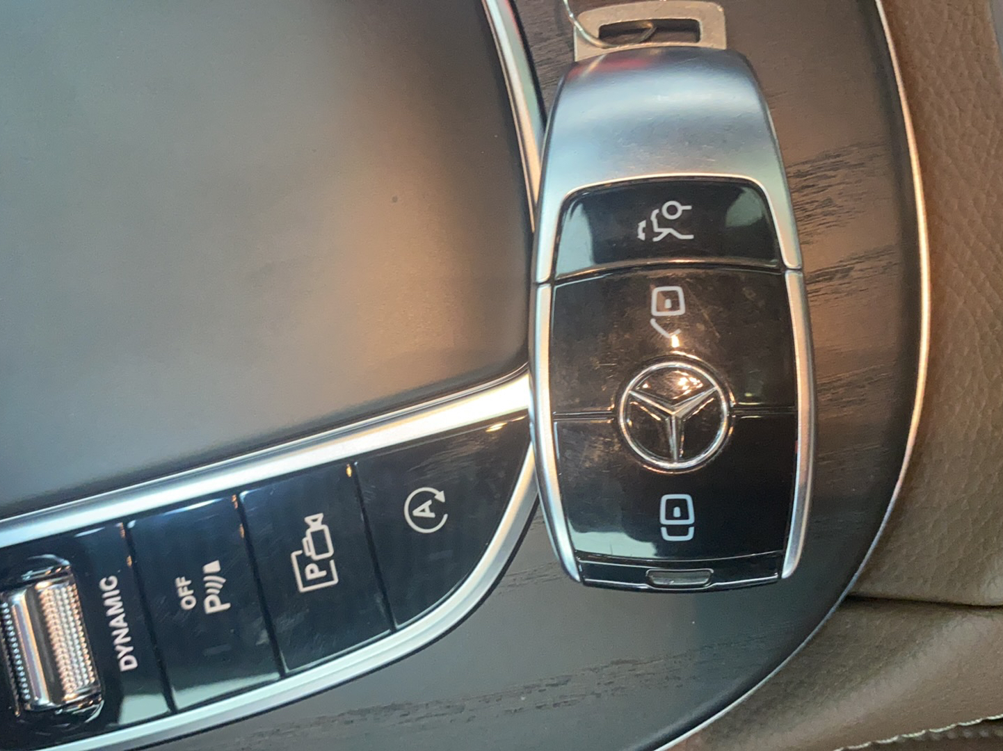 奔驰E级 2022款 改款二 E 300 L 运动豪华型