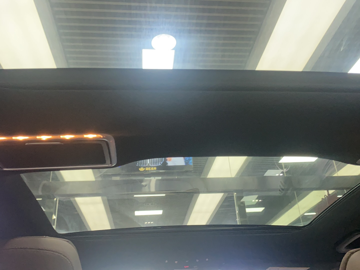 奔驰E级 2022款 改款二 E 300 L 运动豪华型