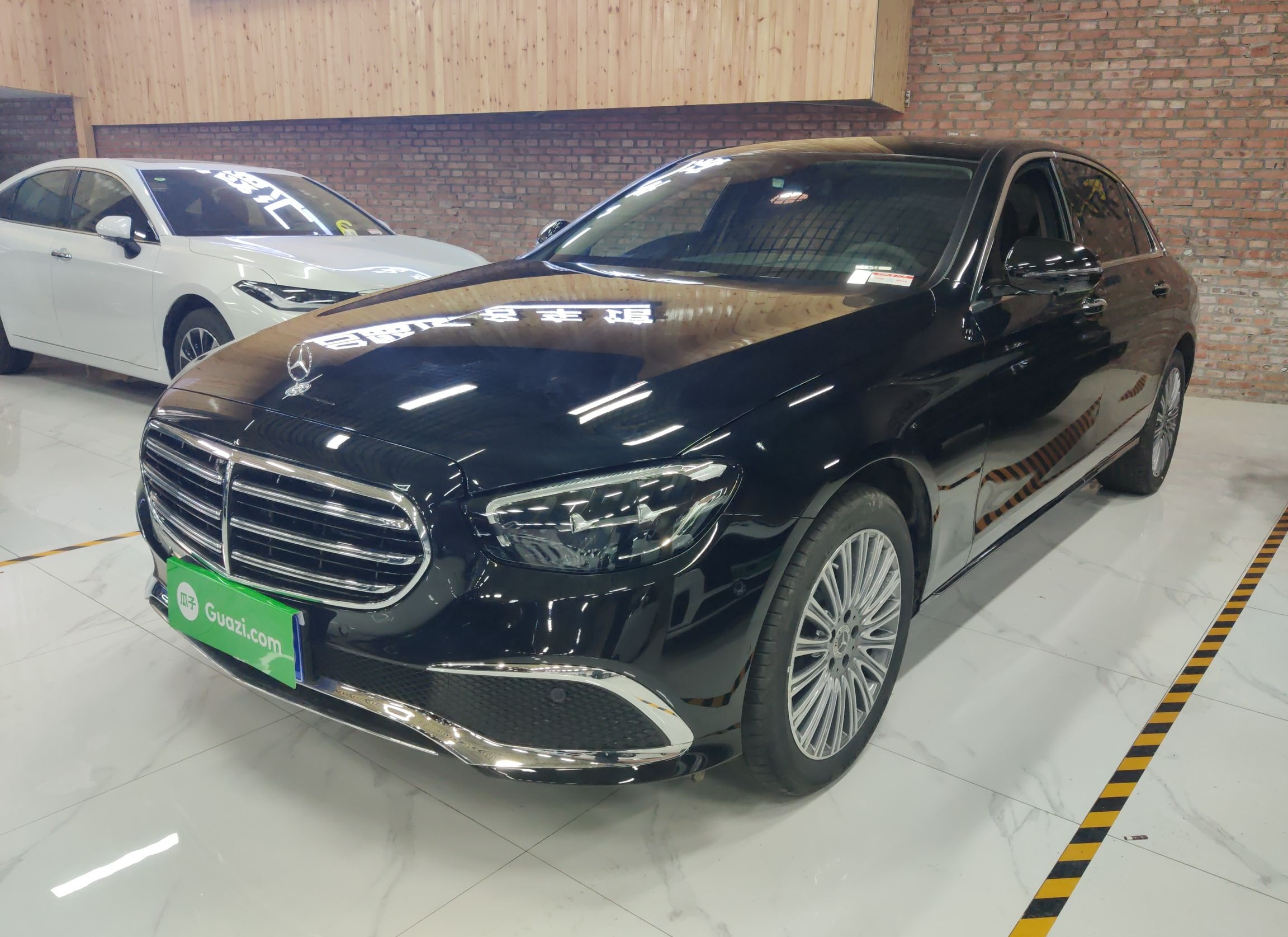 奔驰E级 2023款 E 300 L 时尚型