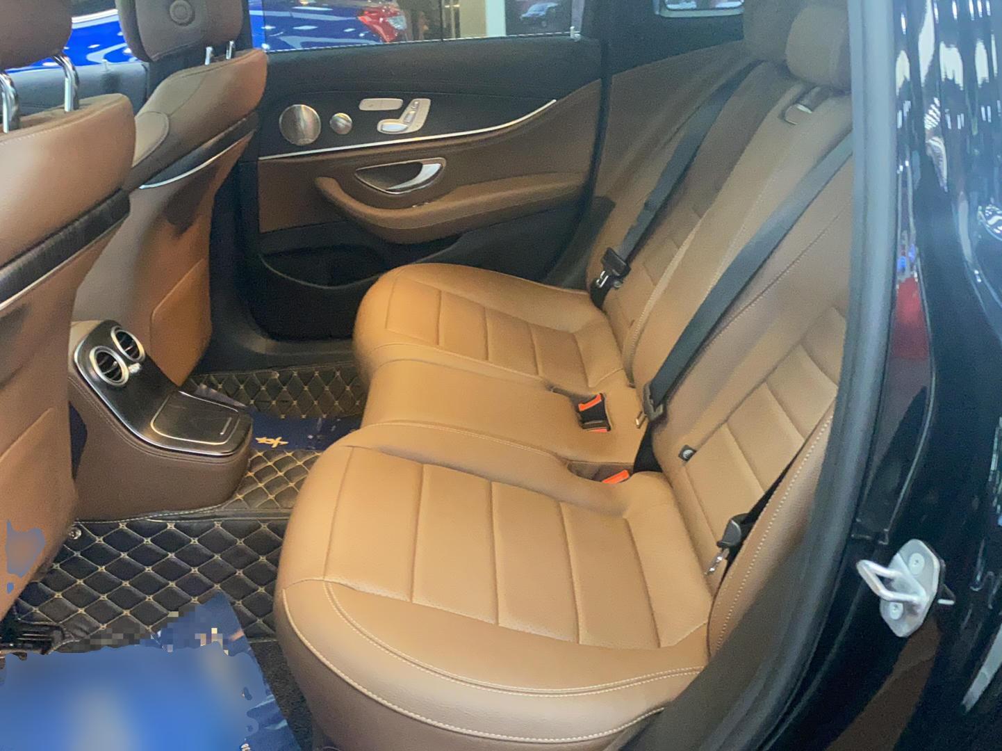 奔驰E级 2022款 改款二 E 300 L 运动豪华型