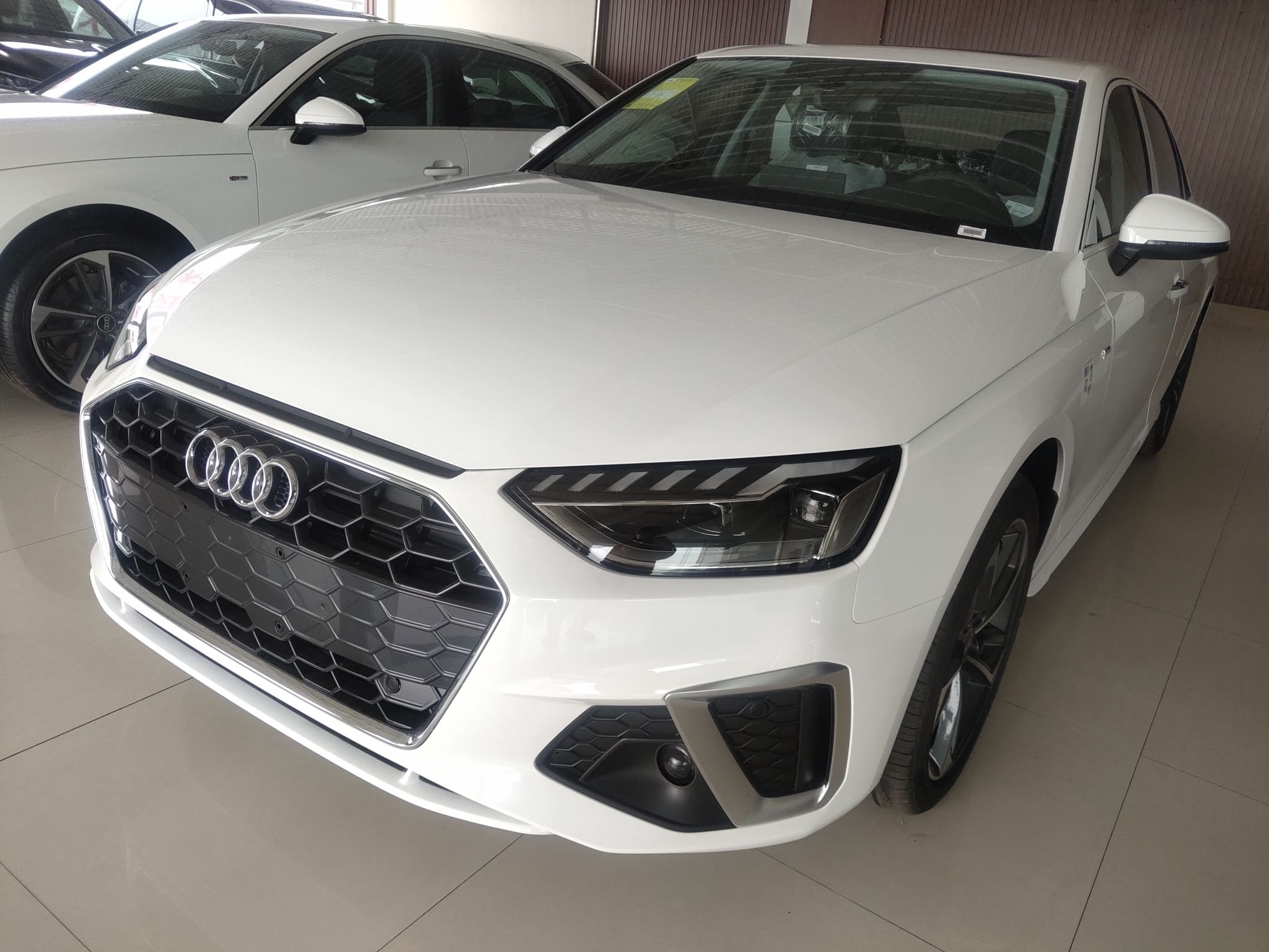 奥迪A4L 2022款 40 TFSI 时尚动感型