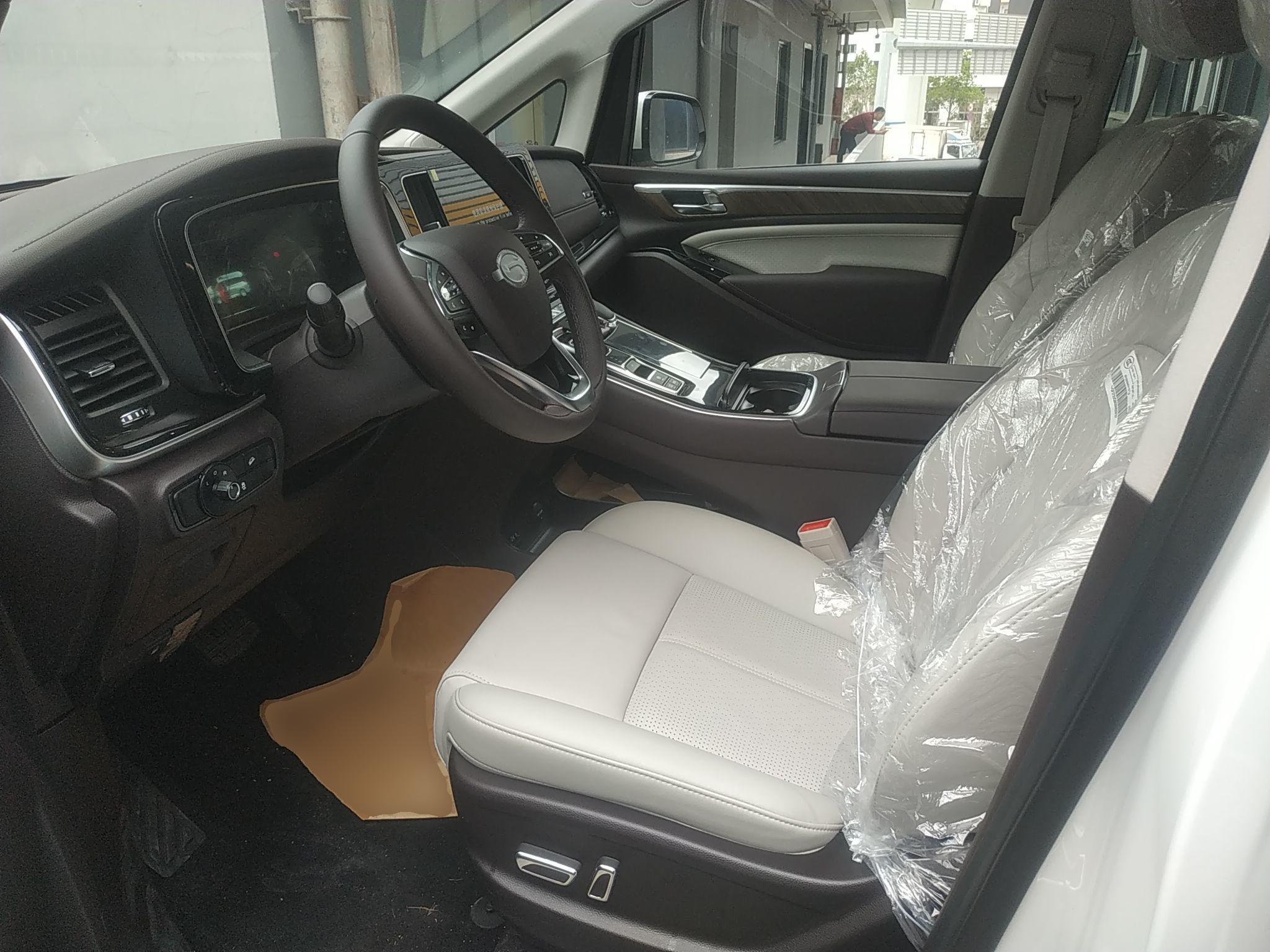 广汽传祺 传祺M8 2023款 领秀系列 390T 尊享版