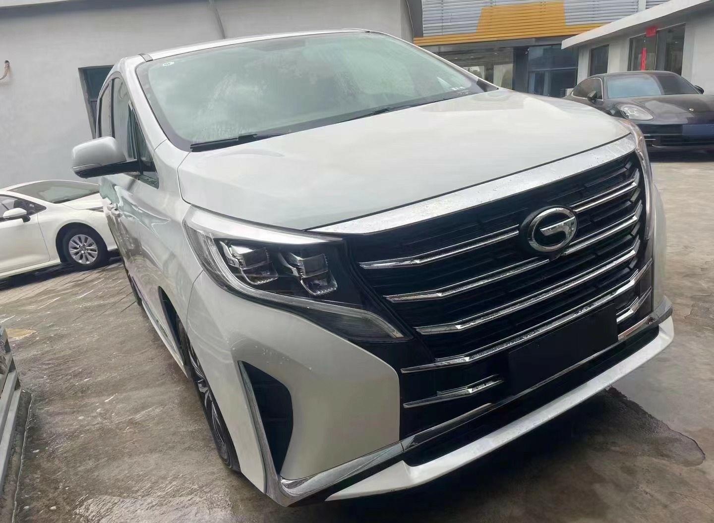 广汽传祺 传祺M8 2023款 领秀系列 390T 尊享版