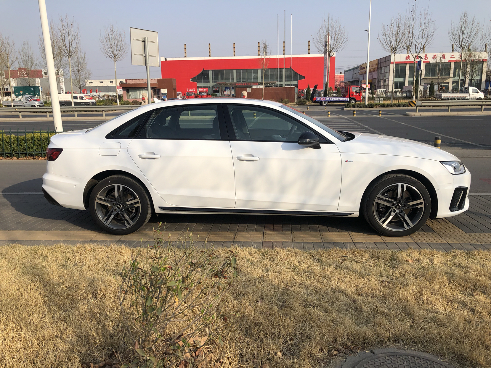 奥迪A4L 2022款 40 TFSI 豪华动感型