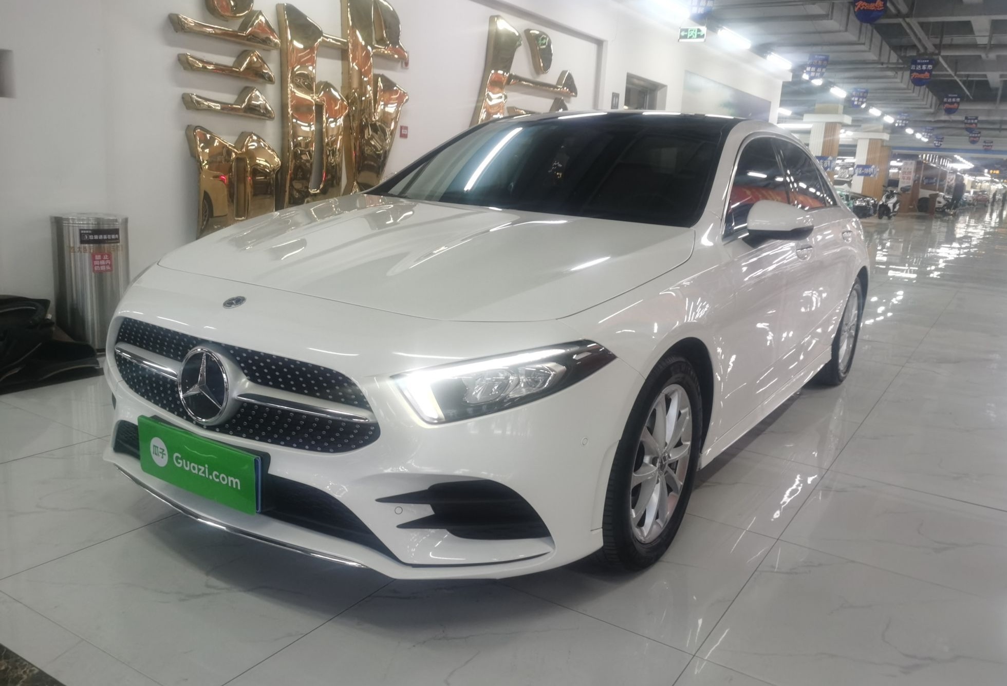 奔驰A级 2021款 A 200 L 运动轿车时尚型