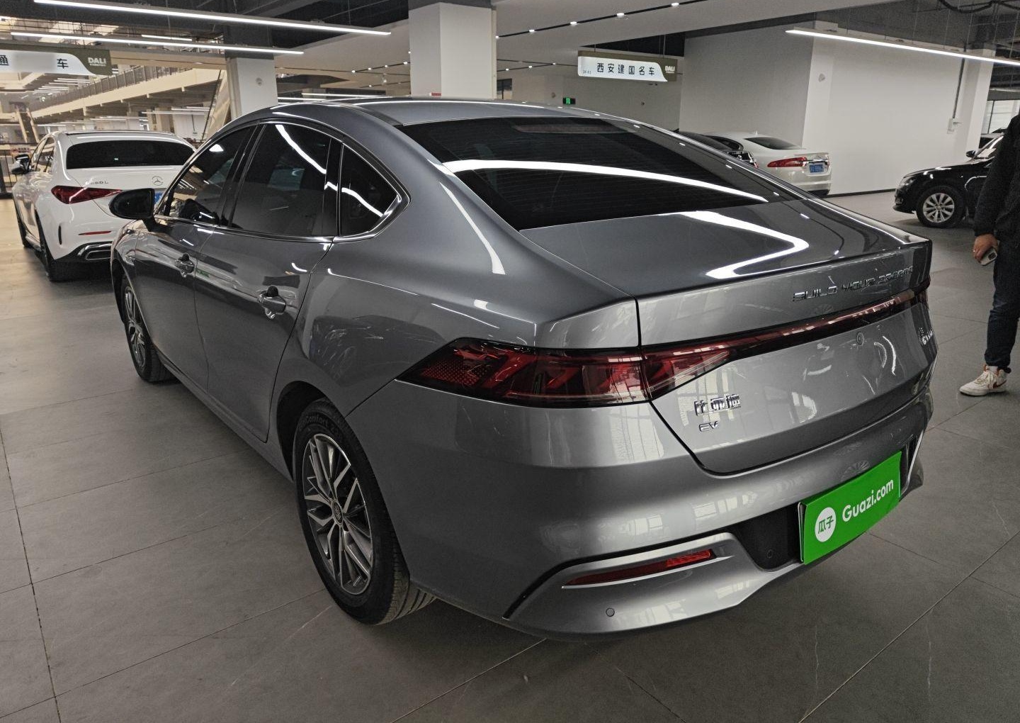 比亚迪 秦PLUS 2021款 EV 400KM 豪华型