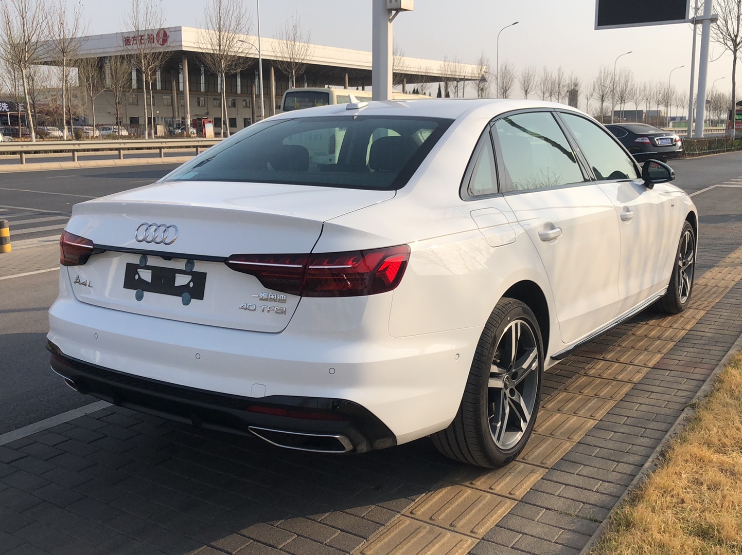 奥迪A4L 2022款 40 TFSI 豪华动感型