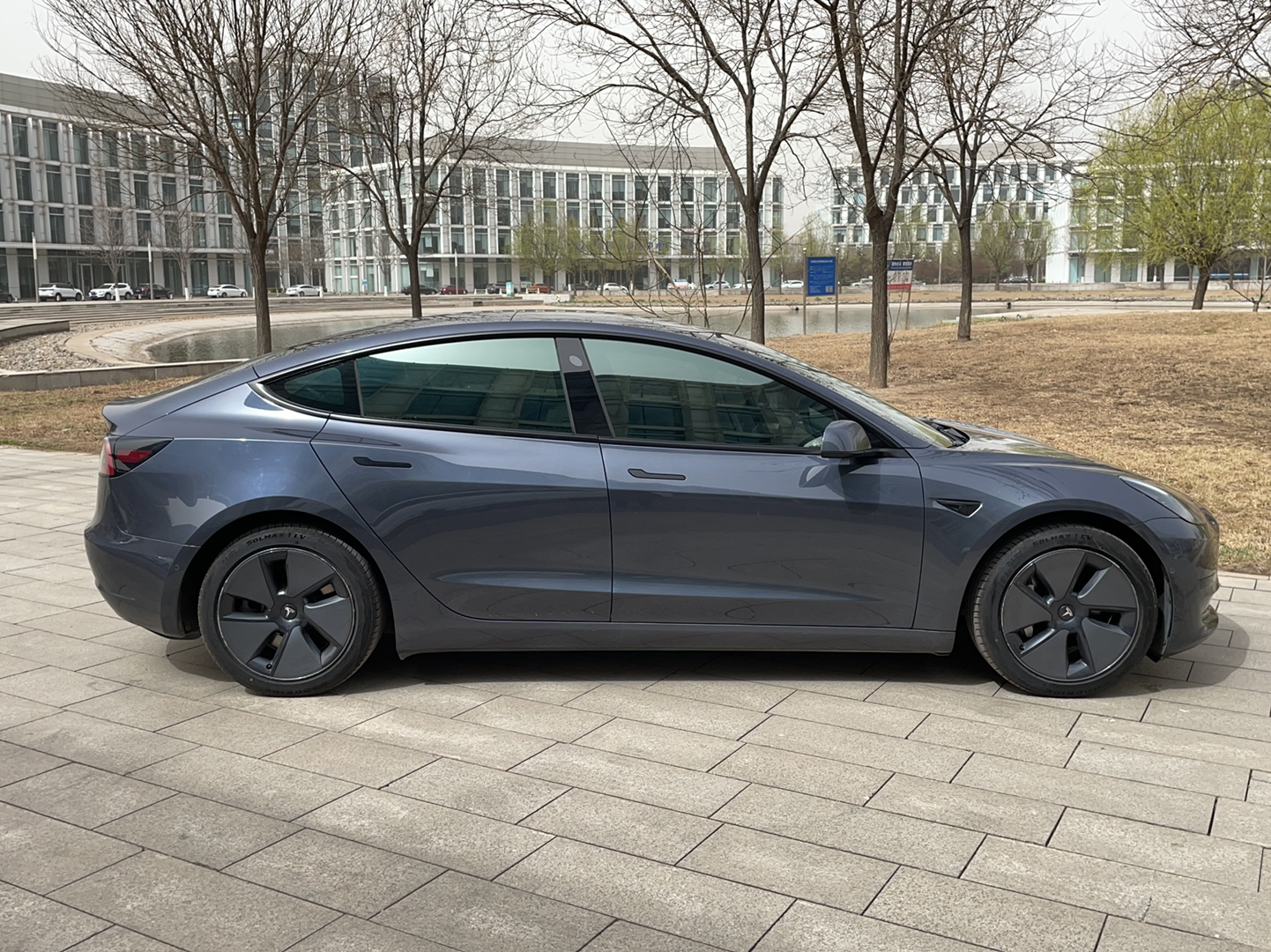 特斯拉 Model 3 2021款 标准续航后驱升级版