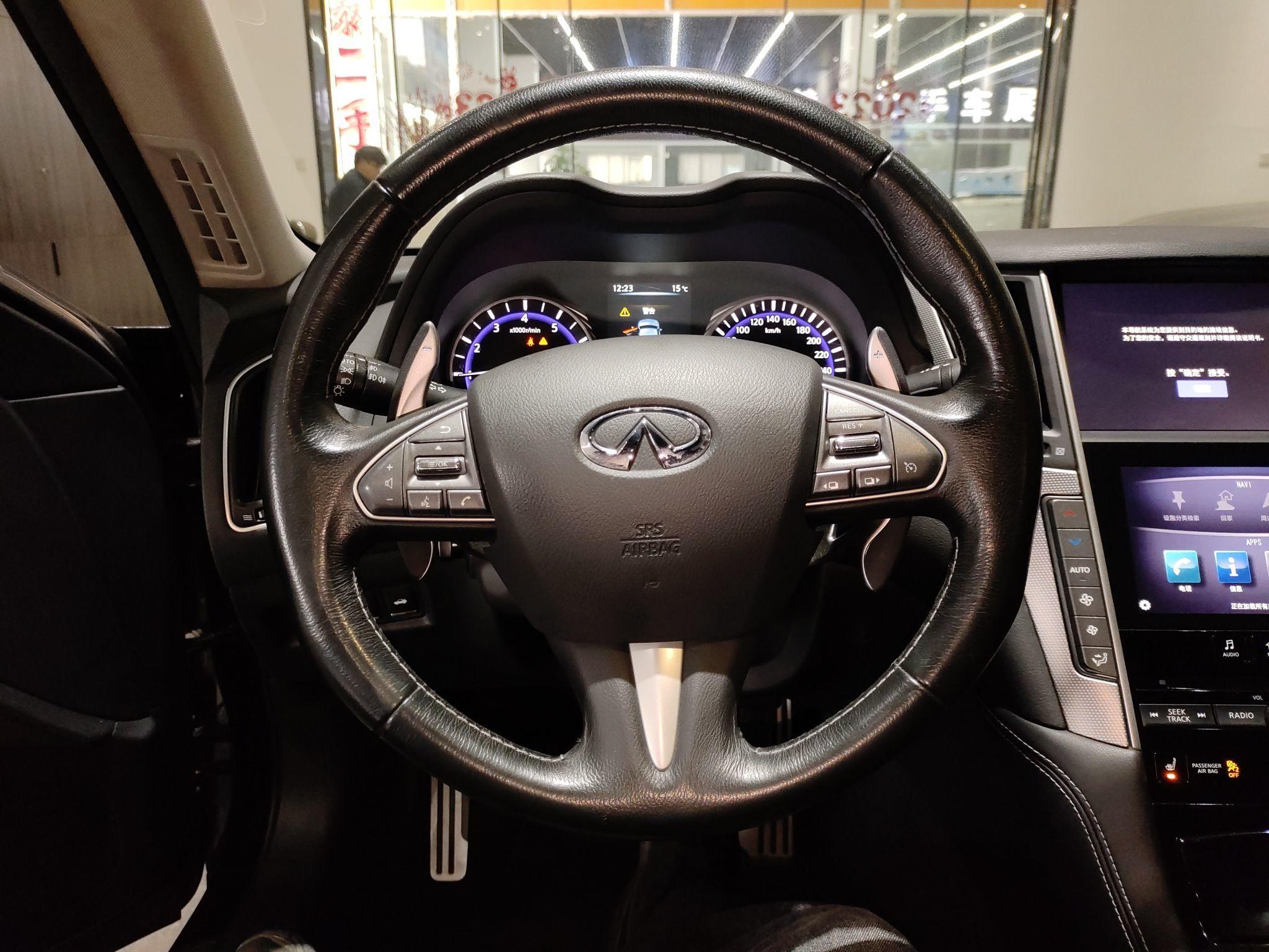 英菲尼迪Q50L 2015款 2.0T 运动版