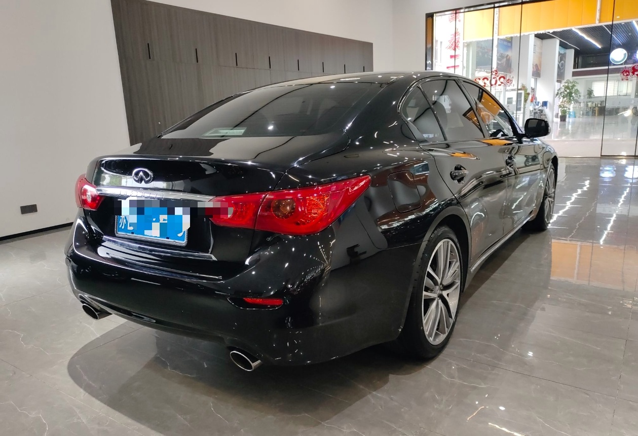 英菲尼迪Q50L 2015款 2.0T 运动版