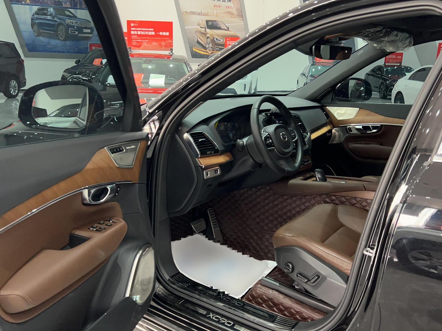 沃尔沃XC90 2021款 B6 智逸豪华版 7座(进口)