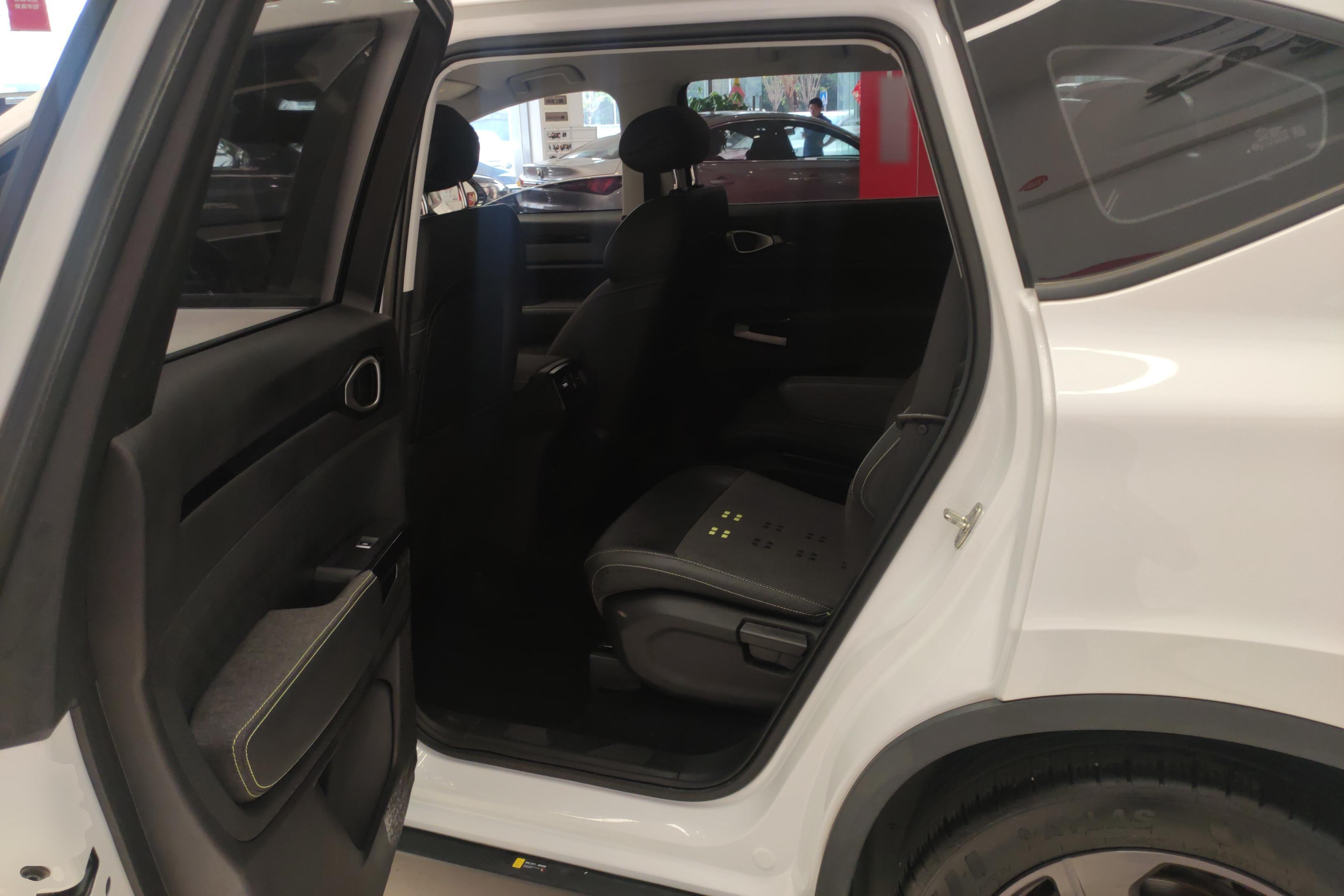 新宝骏 宝骏RM-5 2019款 1.5T 手动24小时在线精英型 6座