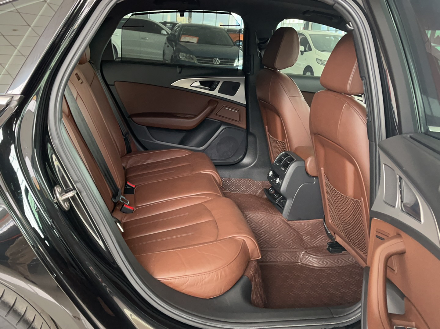 奥迪A6L 2018款 30周年年型 45 TFSI quattro 运动型