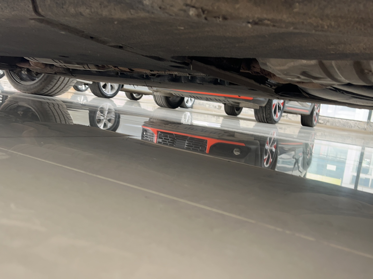 奥迪A6L 2018款 30周年年型 45 TFSI quattro 运动型