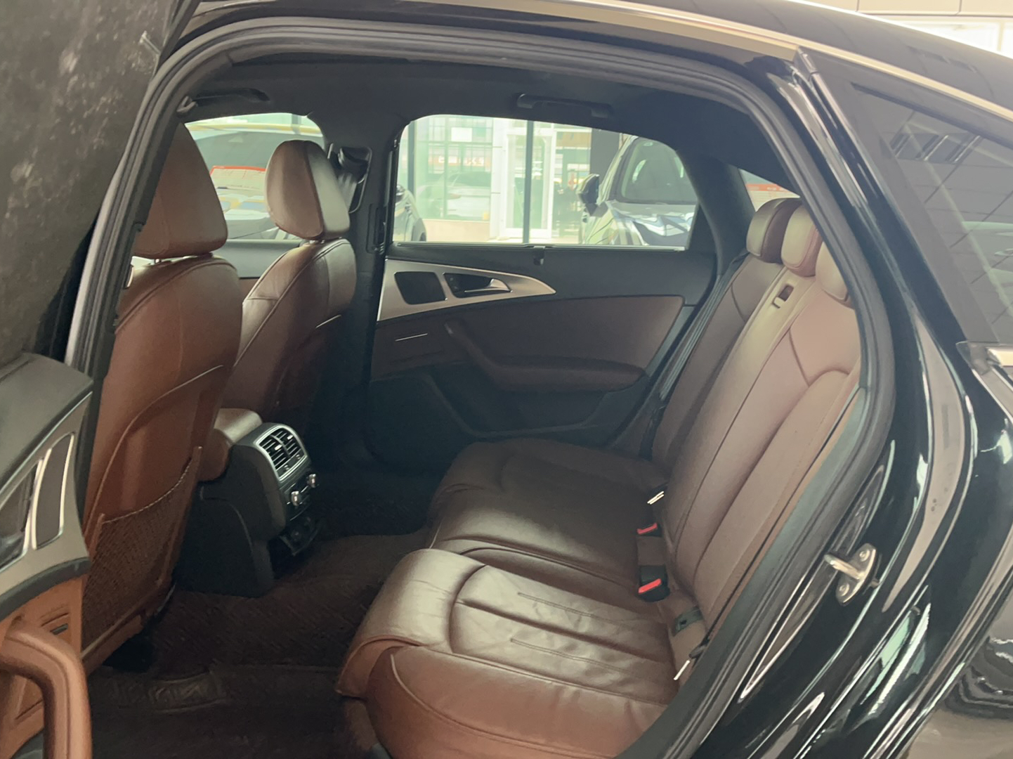 奥迪A6L 2018款 30周年年型 45 TFSI quattro 运动型