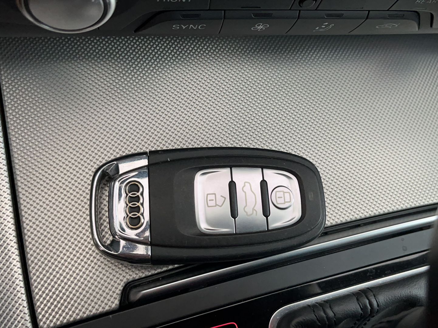 奥迪A6L 2018款 30周年年型 45 TFSI quattro 运动型