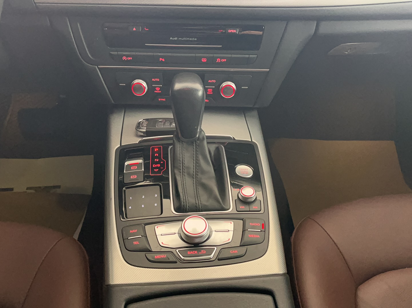 奥迪A6L 2018款 30周年年型 45 TFSI quattro 运动型