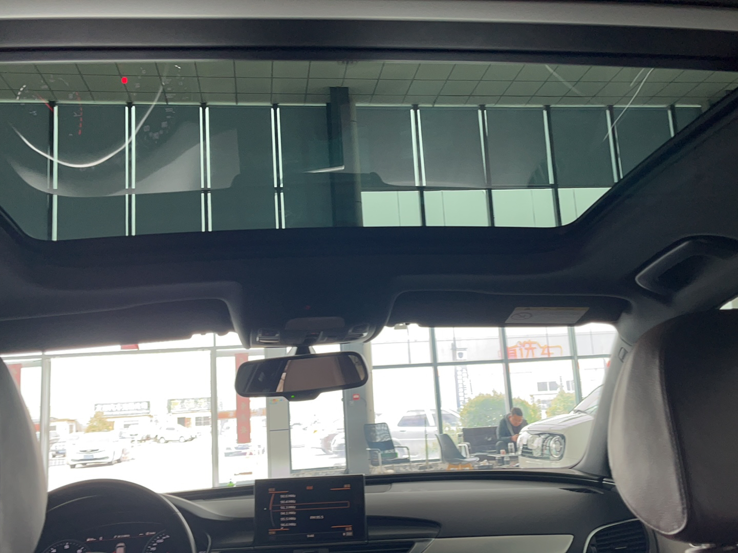 奥迪A6L 2018款 30周年年型 45 TFSI quattro 运动型