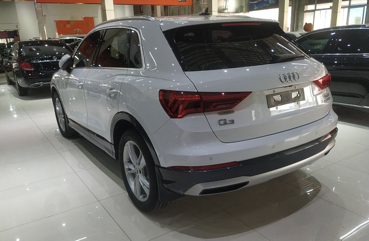 奥迪Q3 2021款 35 TFSI 时尚致雅型