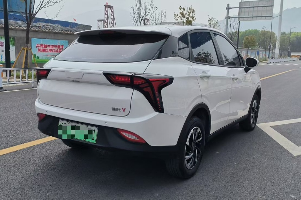 哪吒汽车 哪吒V 2021款 长续航娱乐版