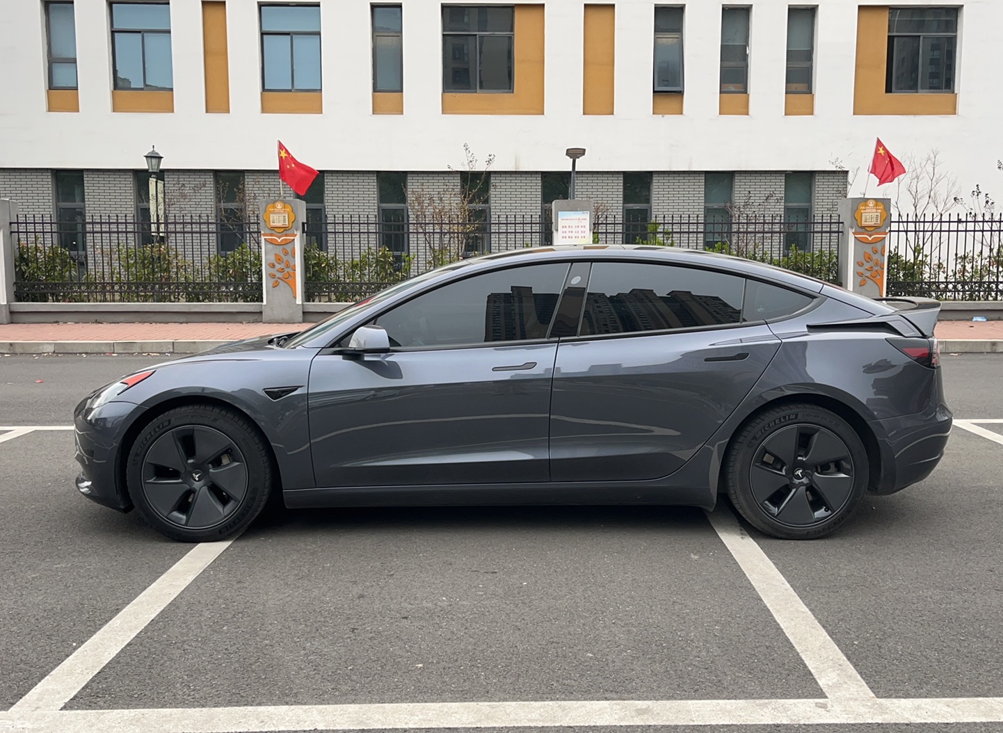 特斯拉 Model 3 2021款 标准续航后驱升级版