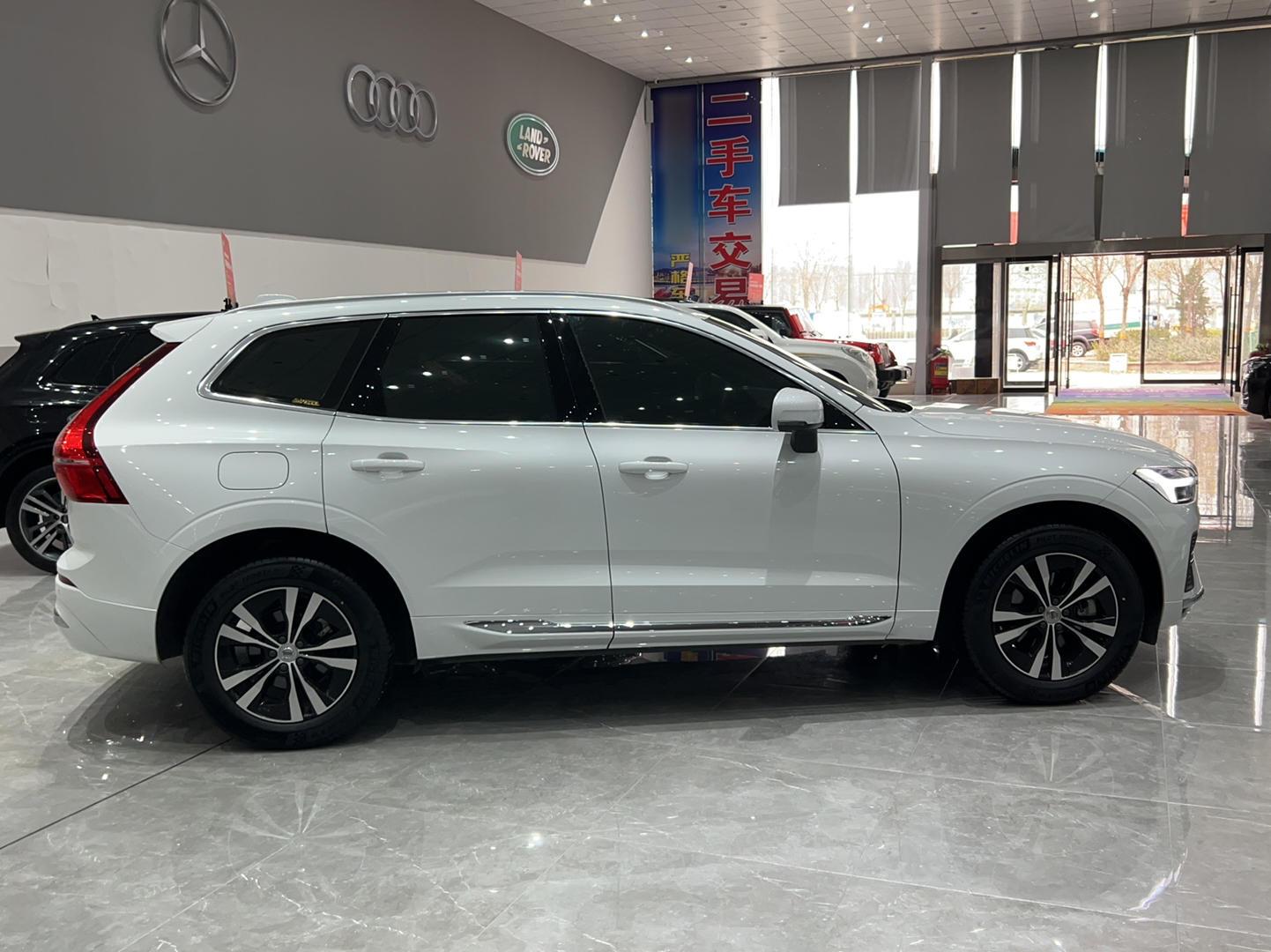 沃尔沃XC60 2022款 B5 四驱智逸豪华版