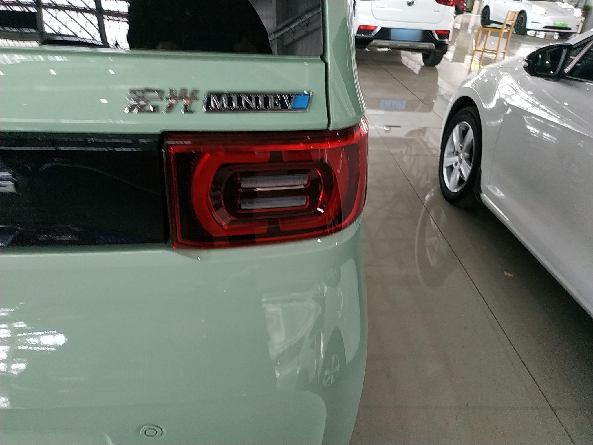 五菱汽车 宏光MINI EV 2022款 马卡龙臻享款 磷酸铁锂