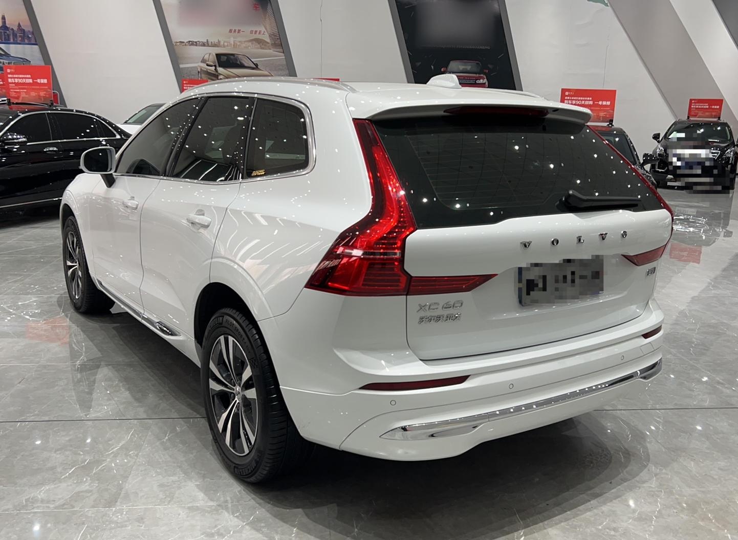 沃尔沃XC60 2022款 B5 四驱智逸豪华版