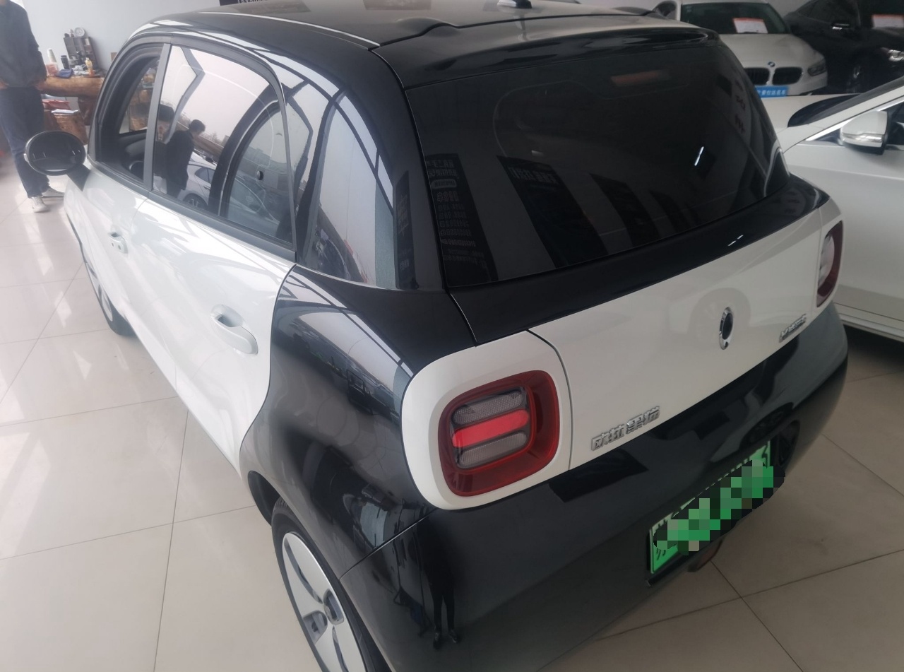 欧拉黑猫 2021款 301km 基础型