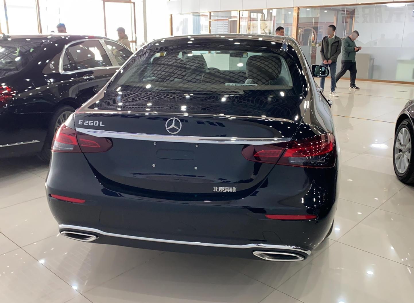 奔驰E级 2023款 E 260 L