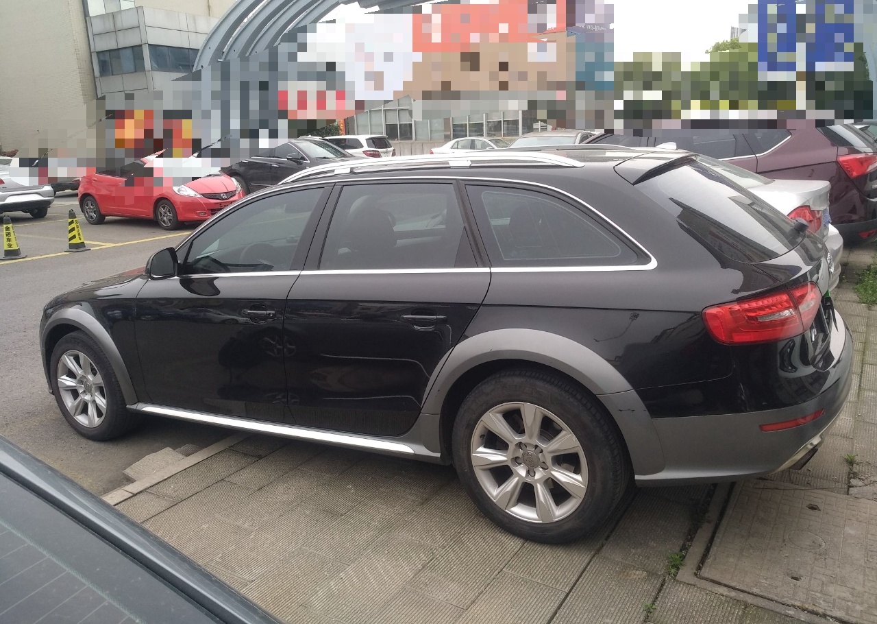 奥迪A4 2013款 40 TFSI allroad quattro 舒适型(进口)