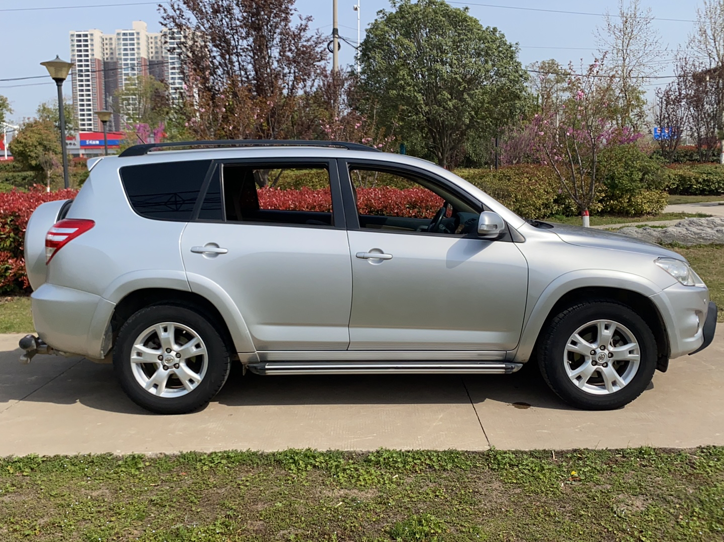 丰田 RAV4 2011款 2.0L 自动豪华版