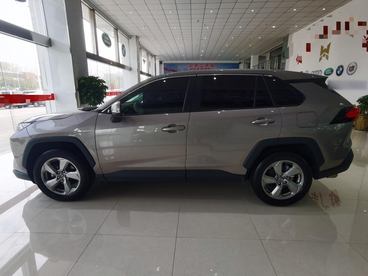 丰田 RAV4 2021款 2.0L CVT两驱风尚版