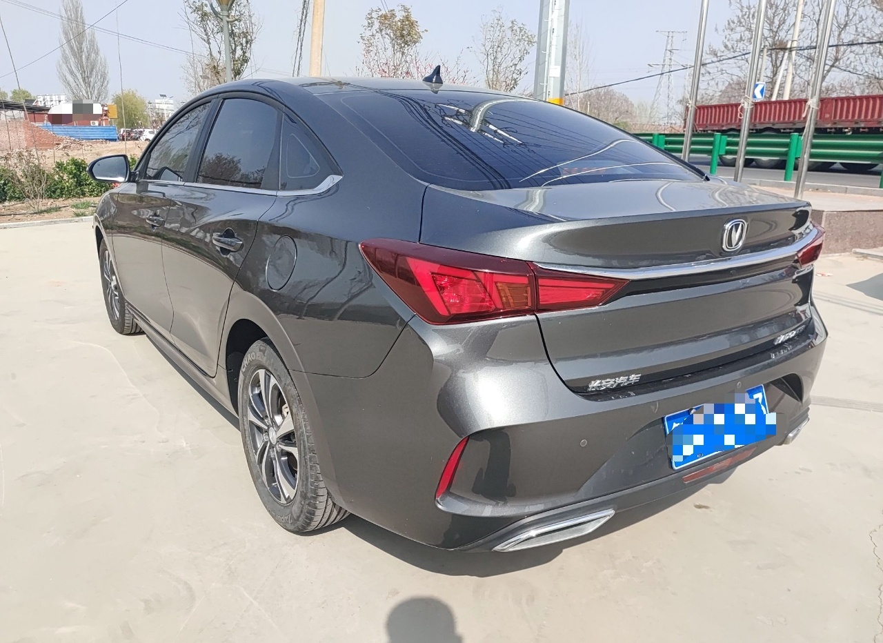 长安 逸动 2022款 PLUS 1.6L GDI 手动豪华型