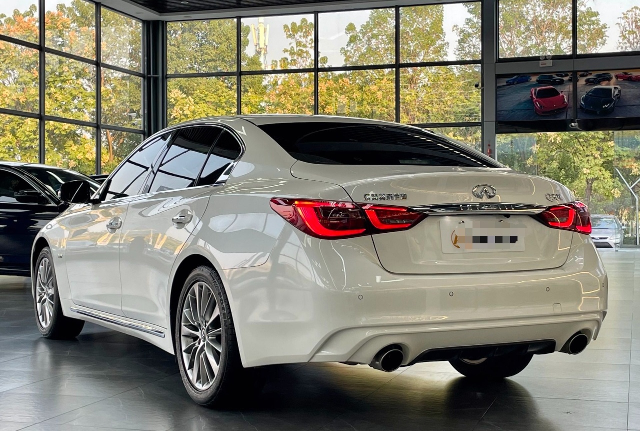 英菲尼迪Q50L 2018款 2.0T 逸享版 国VI